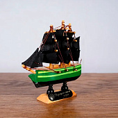 Корабль «Дункан», 10х3х10 см, зеленый корпус, черные паруса   4415135 